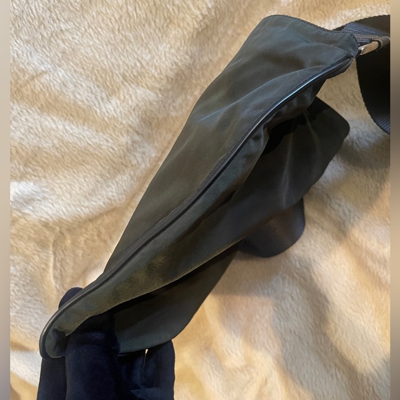 Prada Nylon Crossbody/Shoulder bag in Army Green - Picture 12 of 13